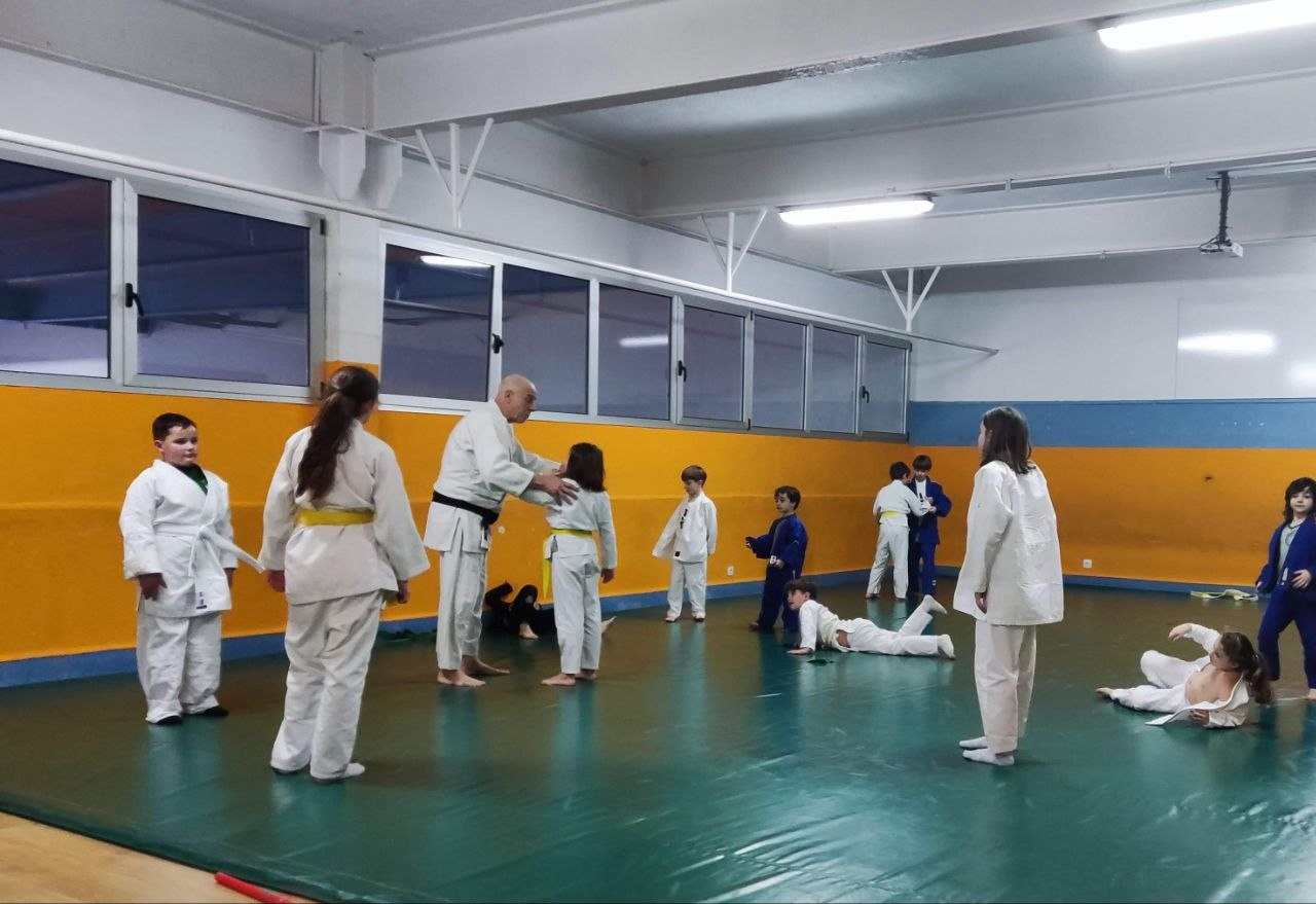 Entrenamiento del club Judo-Kan en el tatami